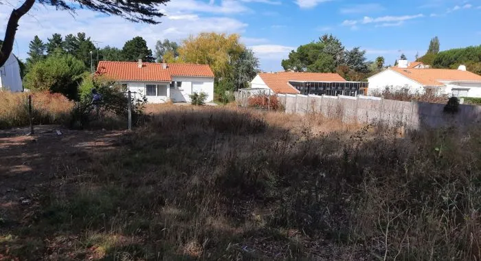image de Terrain à bâtir de 700 m² à LA CHAIZE-GIRAUD (85)