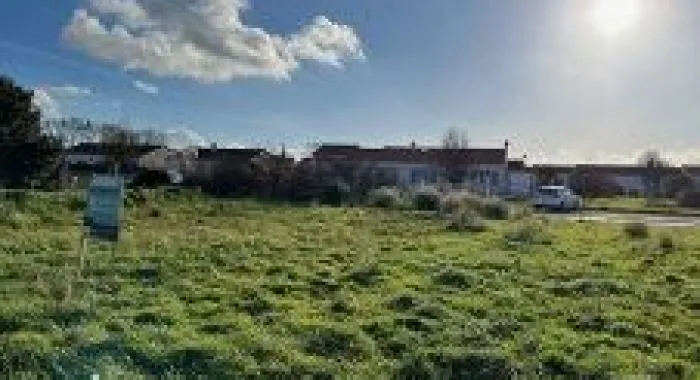image de Terrain à bâtir de 564 m² à SAINT-HILAIRE-DE-RIEZ (85)